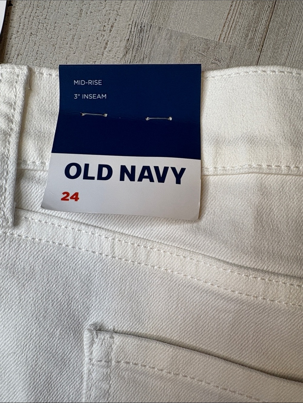 Old Navy High-rise White Denim Rolled Cuff Shorts Plus Size 24 - Picture 12 of 13